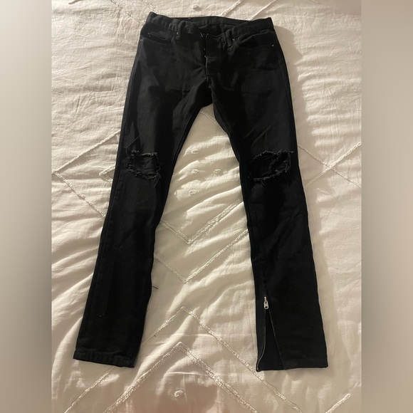 Distressed Skinny Jeans - Picture 2 of 3